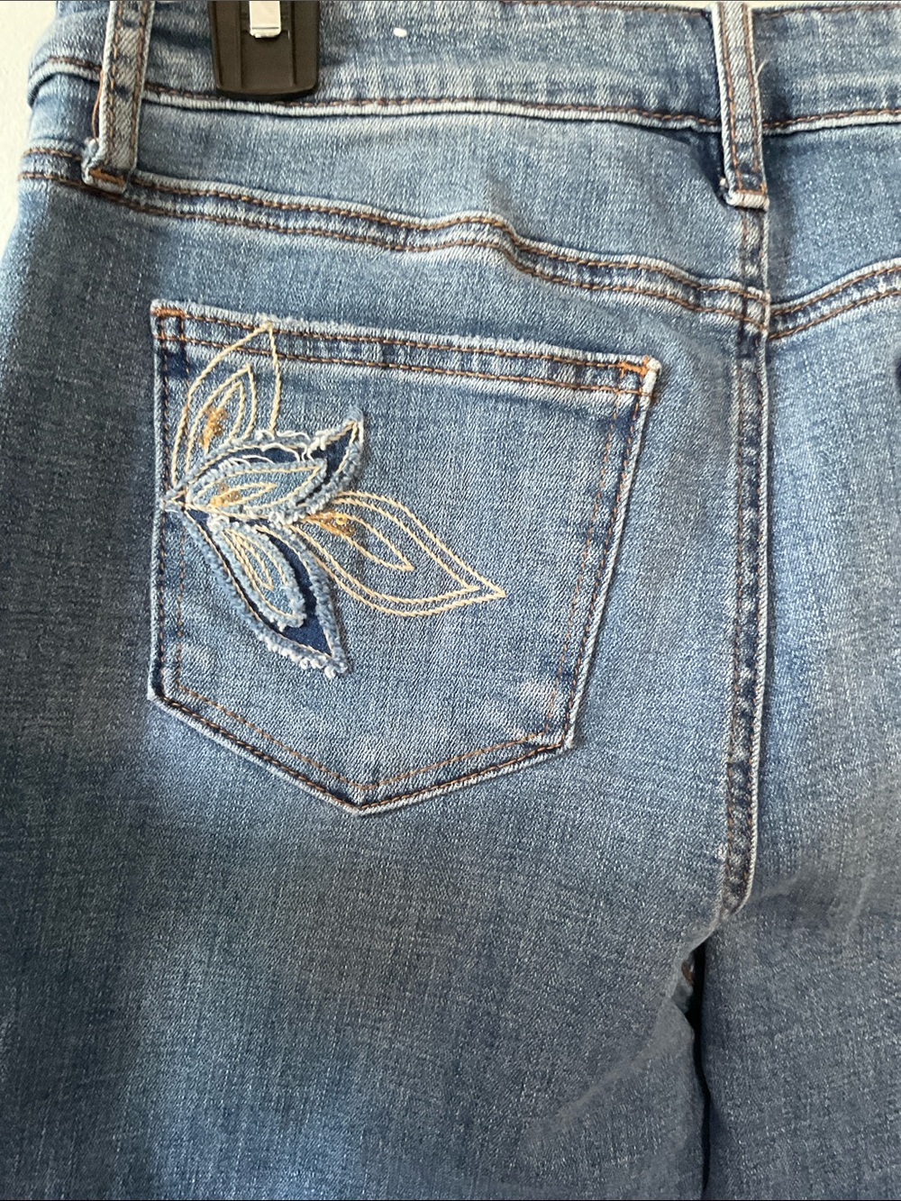 Chico’s So Slimming Cropped Jeans with Embroidered Leaf Accents - Picture 6 of 7